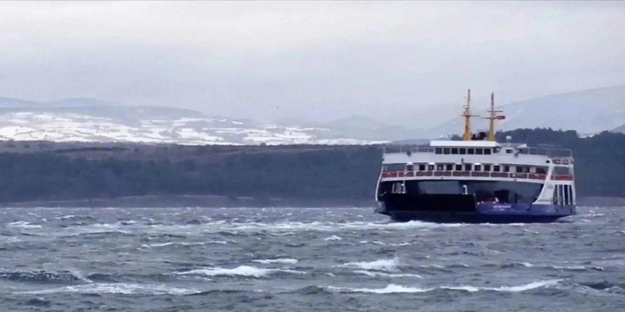Gökçeada ve Bozcaada feribot seferleri iptal edildi