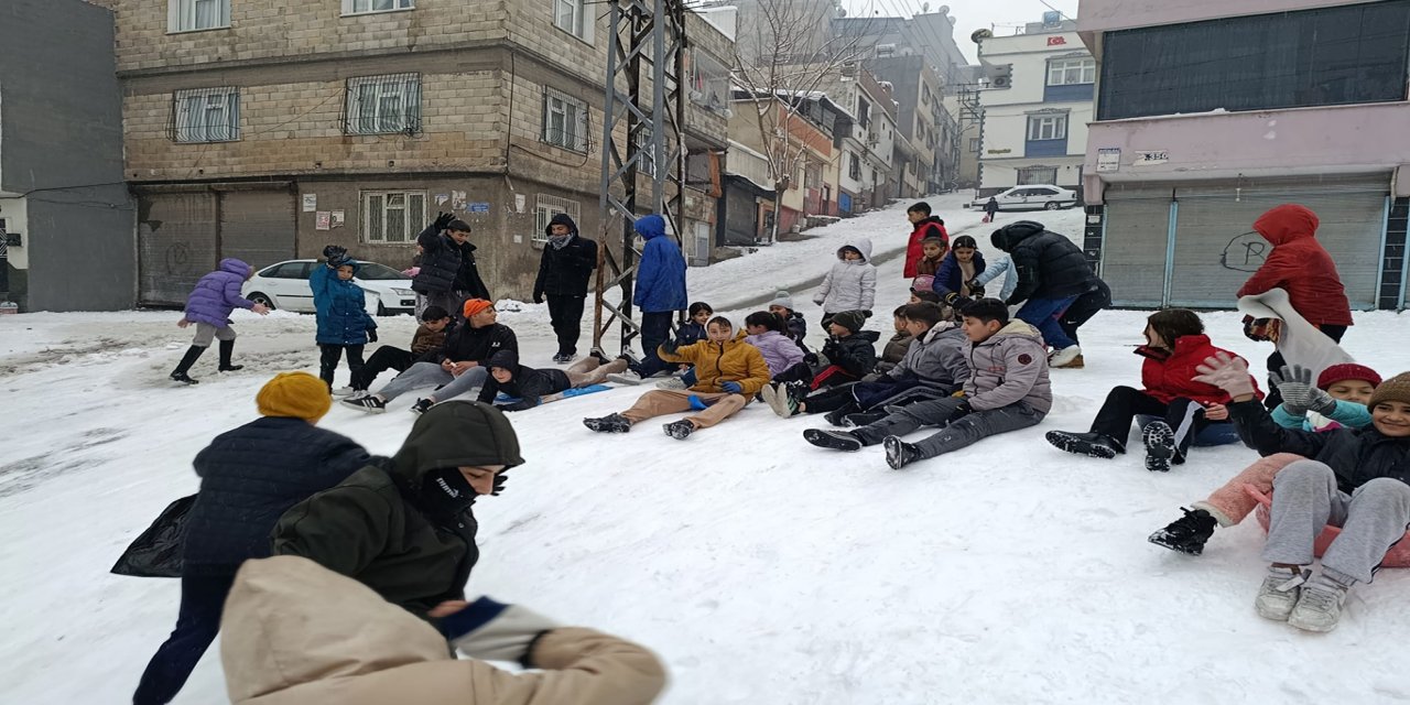 Kar ve buzlanma nedeniyle çok sayıda ilde eğitime ara