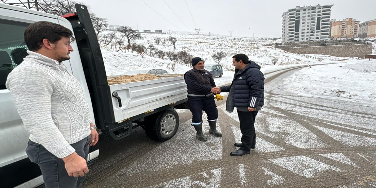 Belediye Başkanı Taşkın, karla mücadele çalışmalarını sahada inceledi