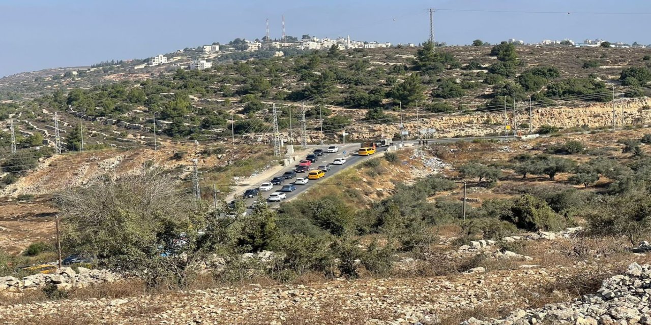 İşgalciler Atara askeri kontrol noktasını kapattı