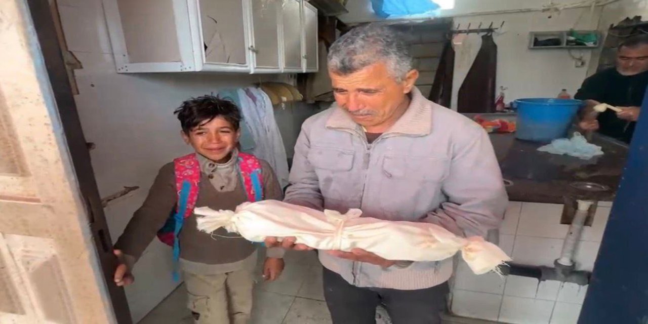 Gazze'de soğuk can almaya devam ediyor: Bir haftalık bebek şehit oldu