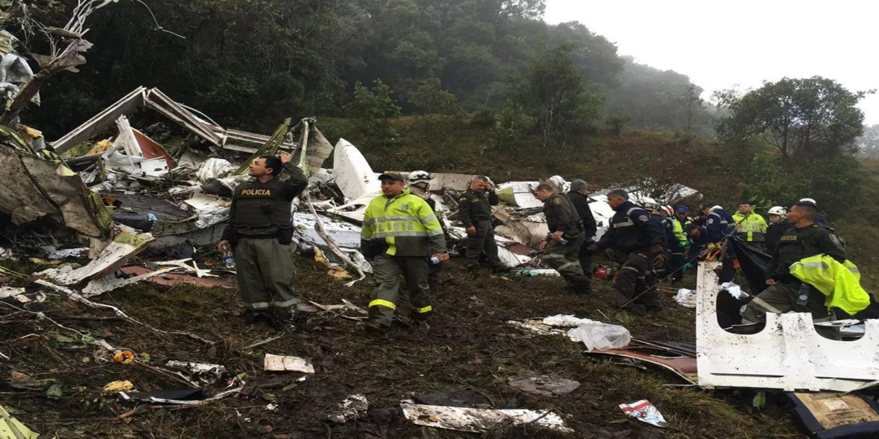 Kolombiya'da uçak kazası: 6 ölü