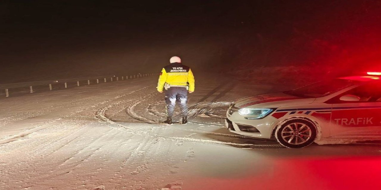 Tunceli’de bazı yollar yoğun kar nedeniyle trafiğe kapatıldı