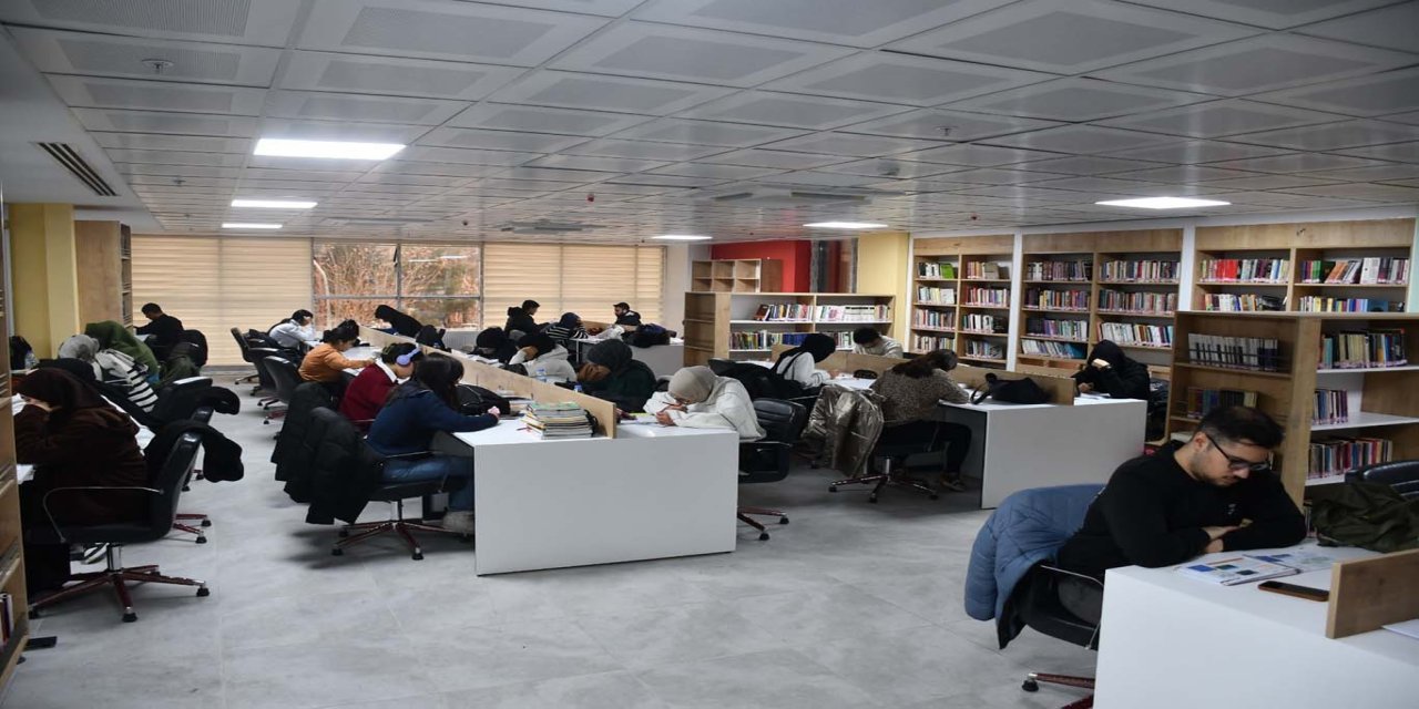 Siverek’te ilçe halk kütüphanesi ile bebek ve çocuk kütüphanesi hizmete açıldı