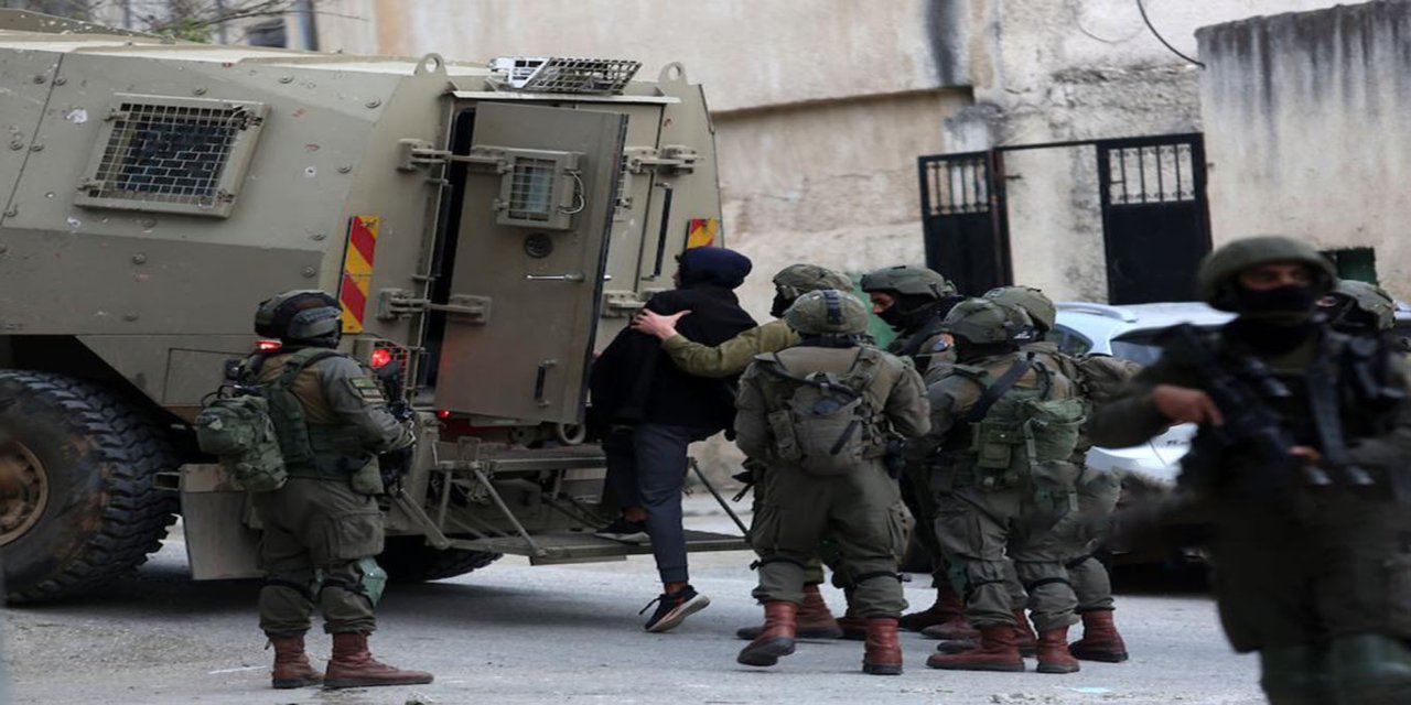 İşgalciler Batı Şeria ve Kudüs'te en az 45 Filistinliyi alıkoydu