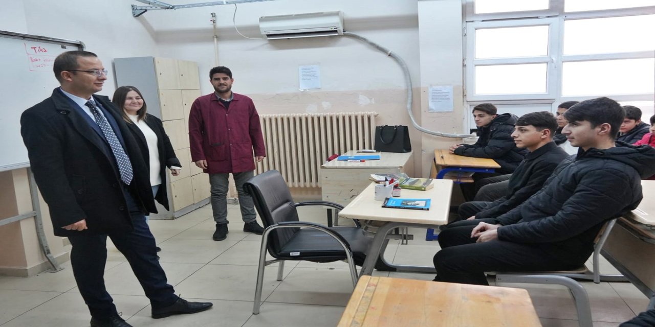 Cizre Kaymakamı Baycar, eğitim çalışmalarını yerinde inceledi