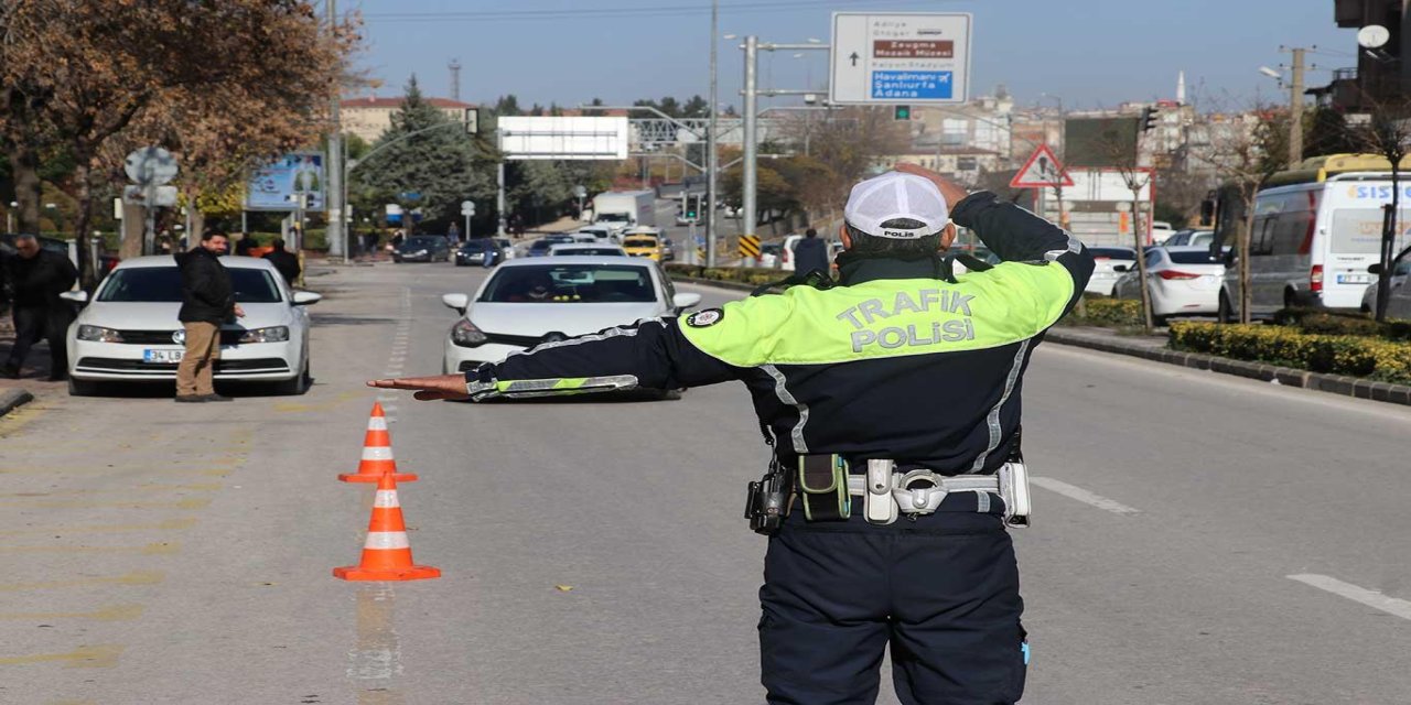 Trafik cezalarında büyük artış: Kanun teklifinin 10 maddesi daha kabul edildi