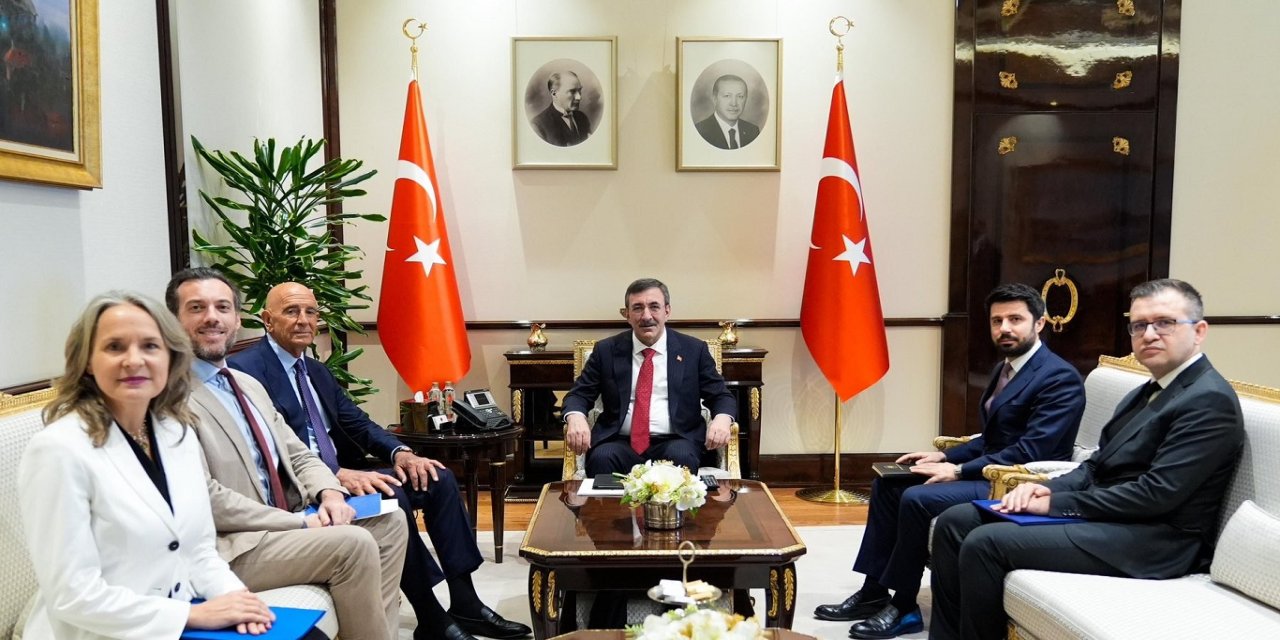 ABD Büyükelçisi Barrack, Cumhurbaşkanı Yardımcısı Yılmaz ile görüştü