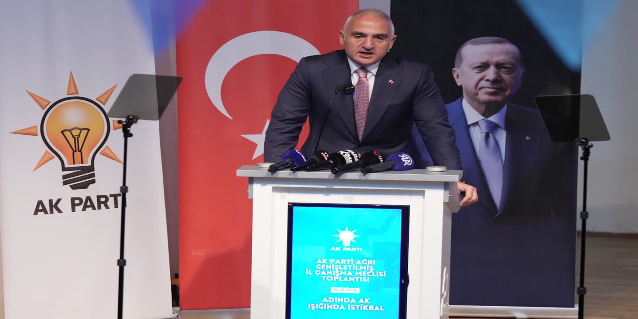 Bakan Ersoy çeşitli temaslarda bulunmak üzere Ağrı'ya geldi