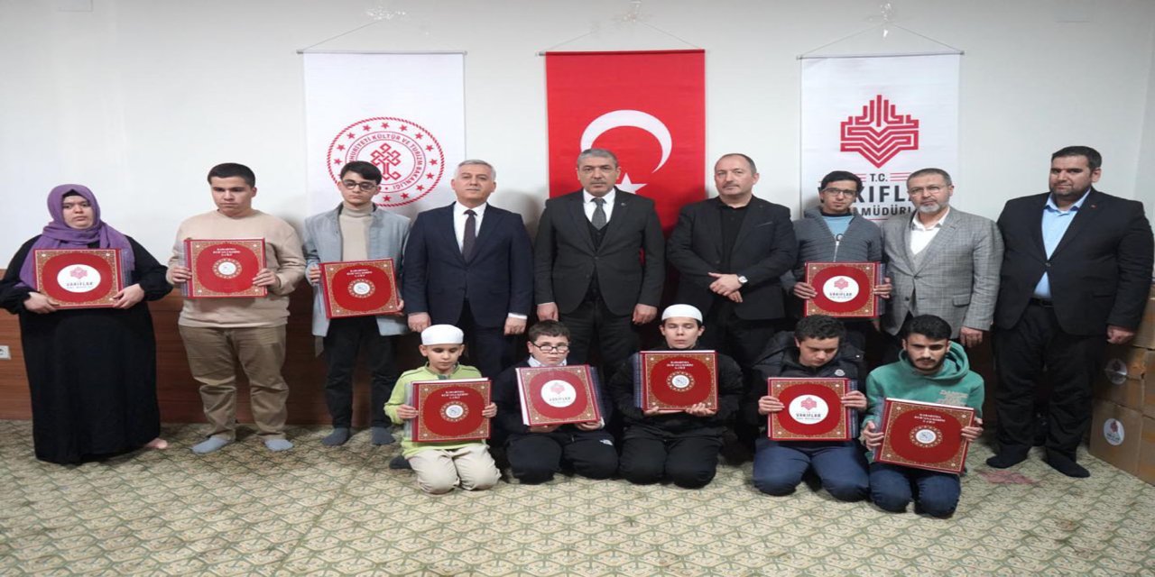 Gaziantep Vakıflar Bölge Müdürlüğü'nden görme engelli hafızlara destek