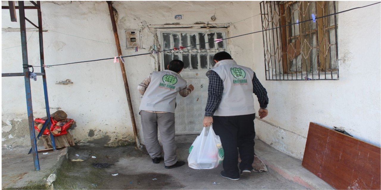 Mersin Umut Kervanı’ndan Miraç Kandili’nde ihtiyaç sahiplerine destek
