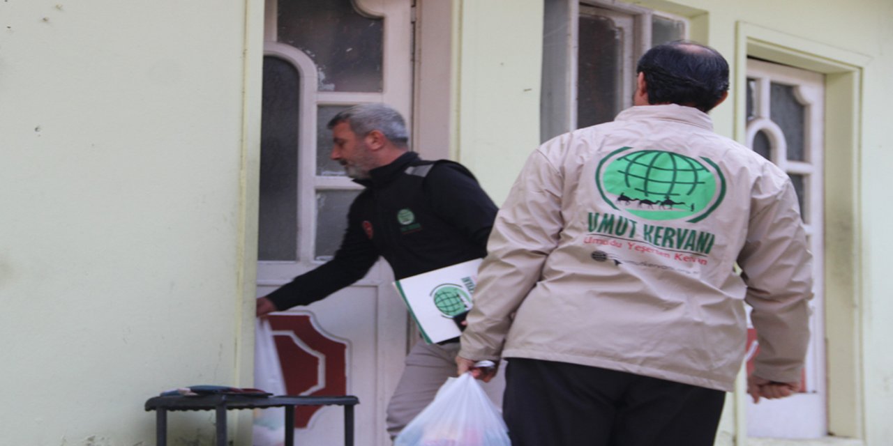Umut Kervanı Cizre’de Miraç Kandili vesilesiyle muhtaç ailelere yardım ulaştırdı