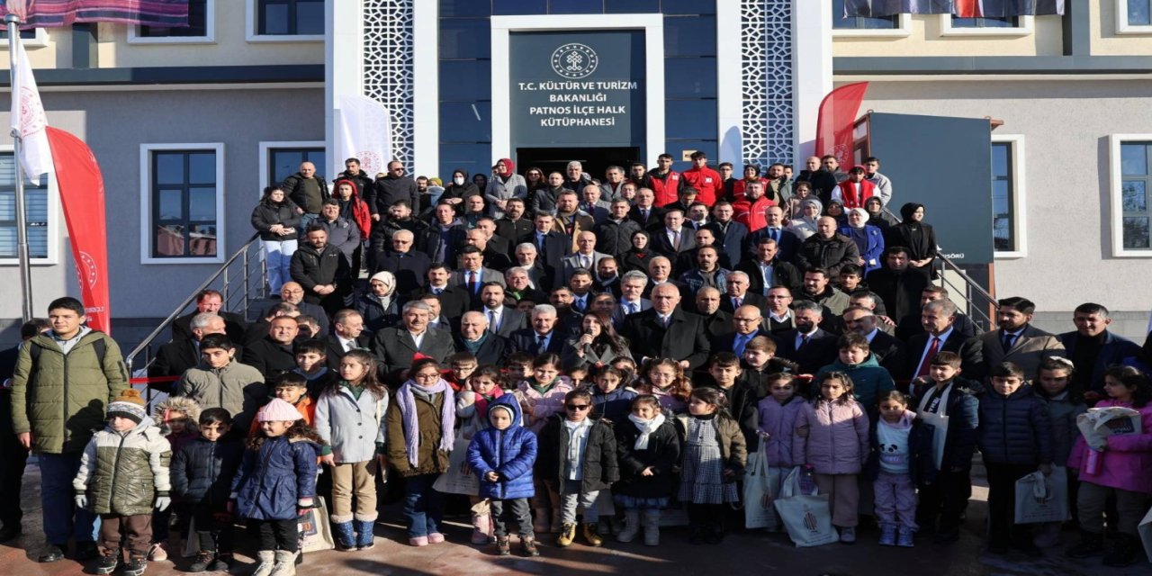 Bakan Ersoy Patnos İlçe Halk Kütüphanesi’nin açılışını gerçekleştirdi