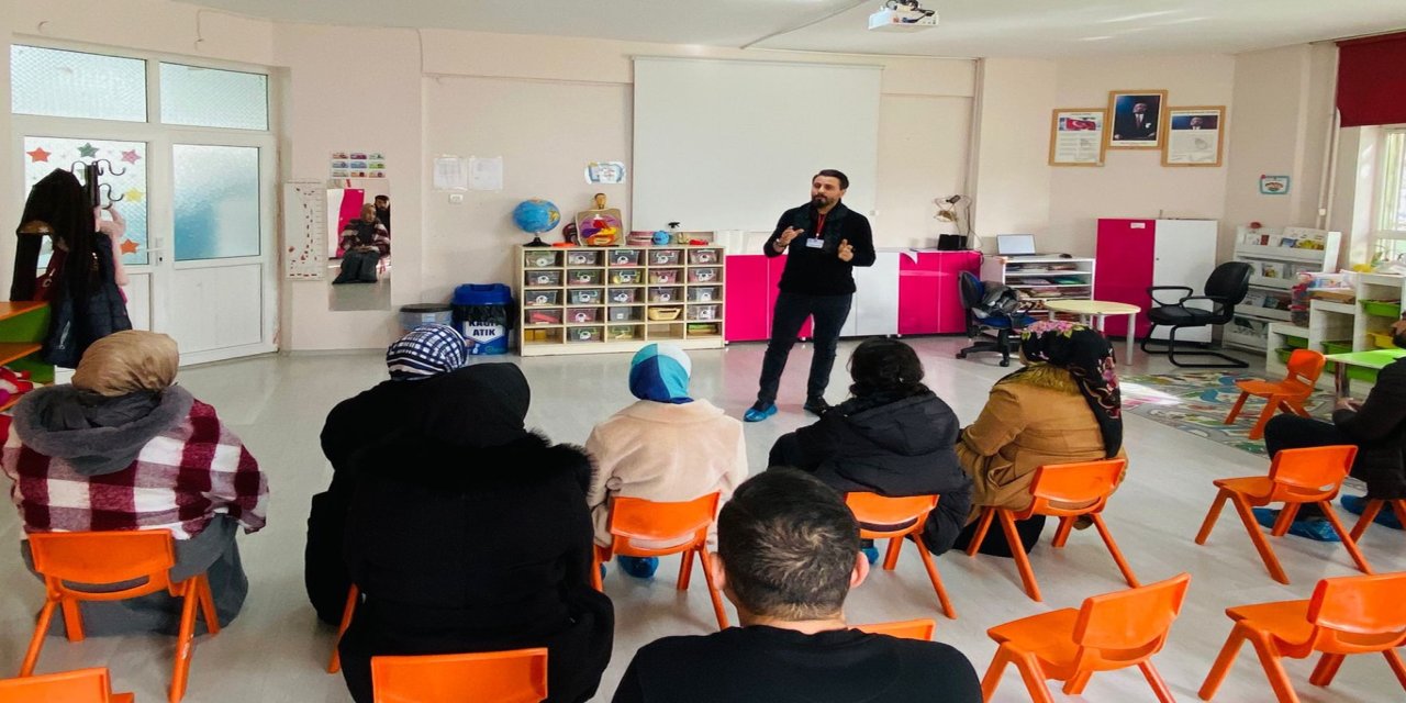 Batman'da anaokulu velilerine mahremiyet bilinci eğitimi