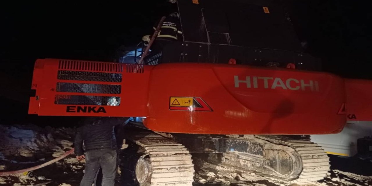 Batman'da iş makinesi yangını