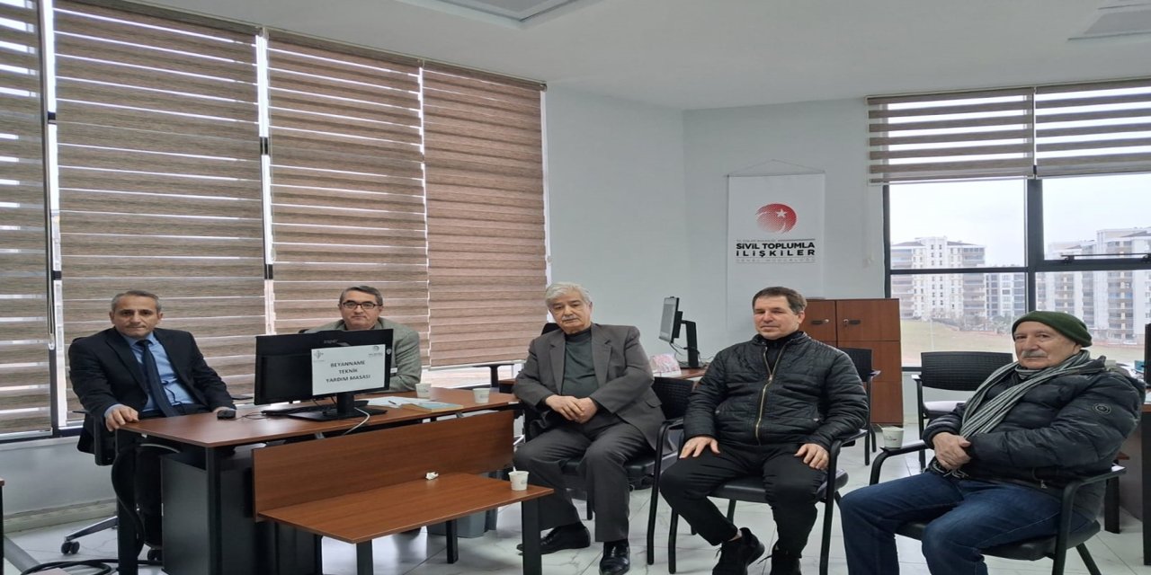 Batman'da dernek yöneticilerine beyanname süreci için teknik destek