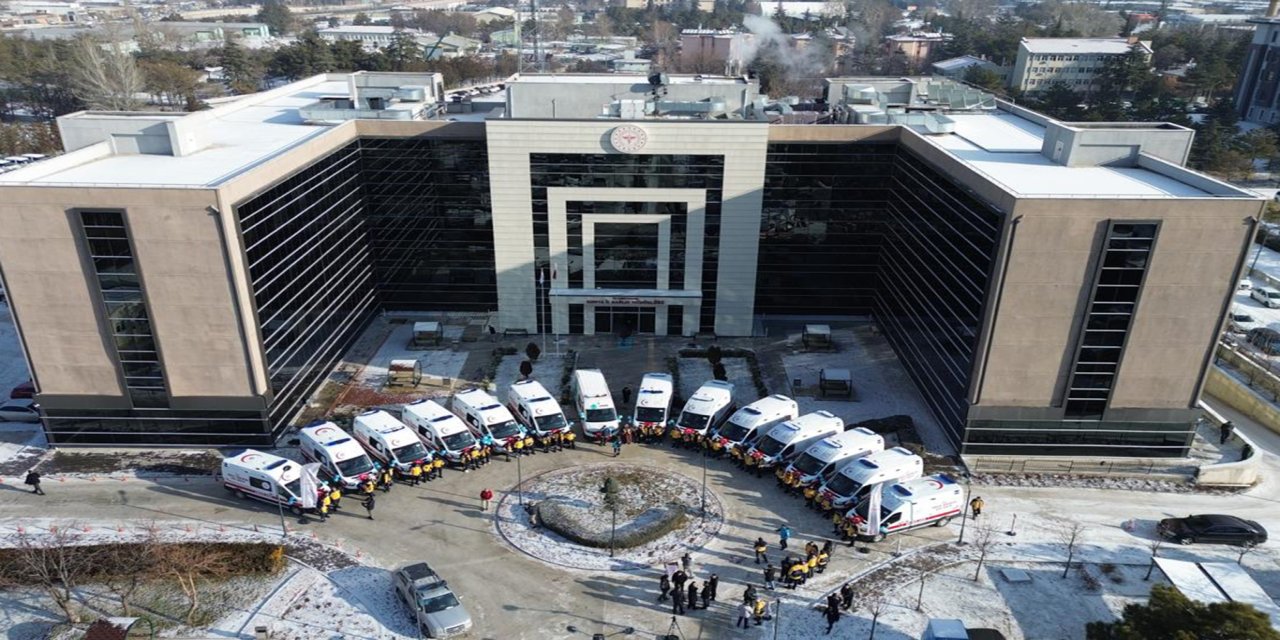 Konya’nın acil sağlık filosu yeni araçlarla güçlendi