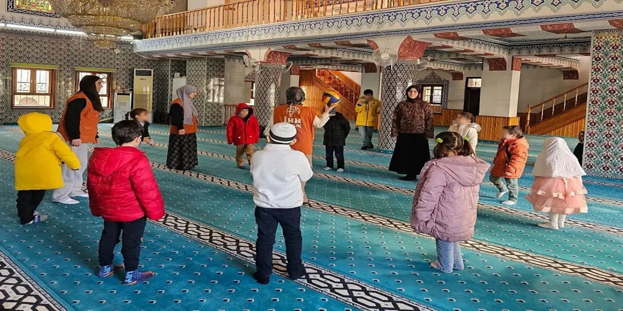 Camide çocuklara değerler eğitimi
