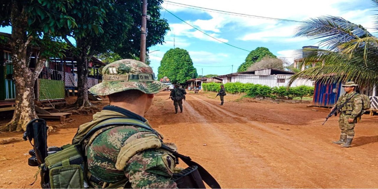 Kolombiya'da silahlı gruplar arasındaki çatışmalarda en az 26 kişi öldü