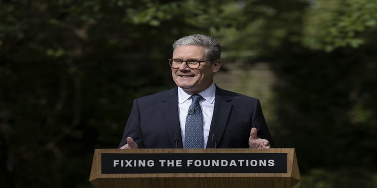 İngiltere, ABD'nin tehditlerine rağmen Grönland konusunda geri adım atmayacağını belirtti