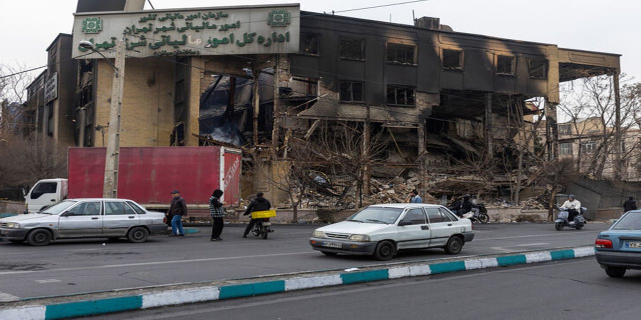 İran: Protestolarda 3 bin 117 kişi hayatını kaybetti