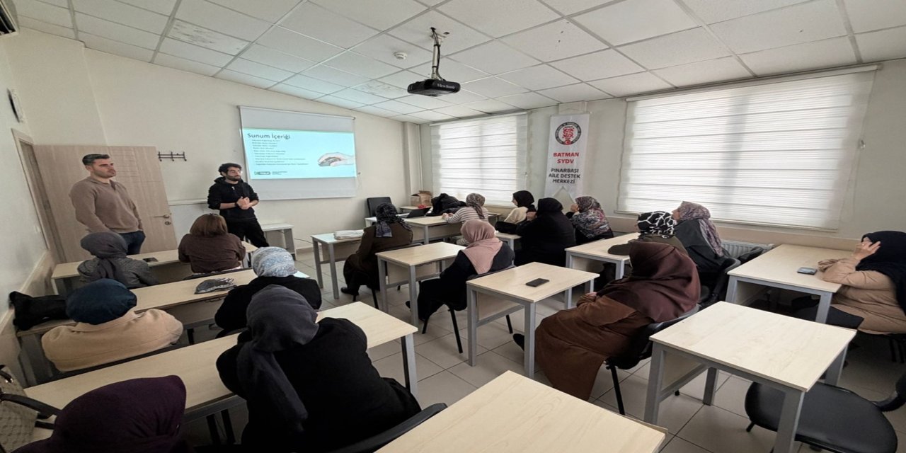 Kadın kursiyerlere stres yönetimi ve sağlıklı beslenme eğitimi verildi