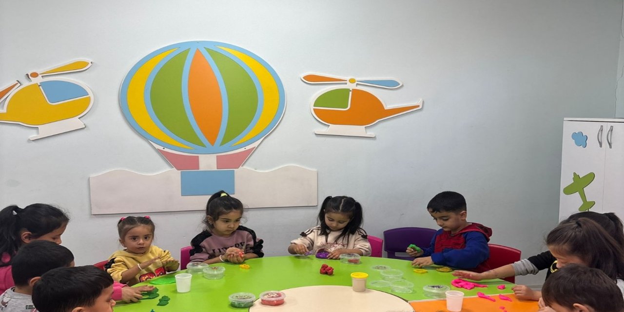 ADEM'de anneler meslek ediniyor, çocuklar oyunla gelişiyor