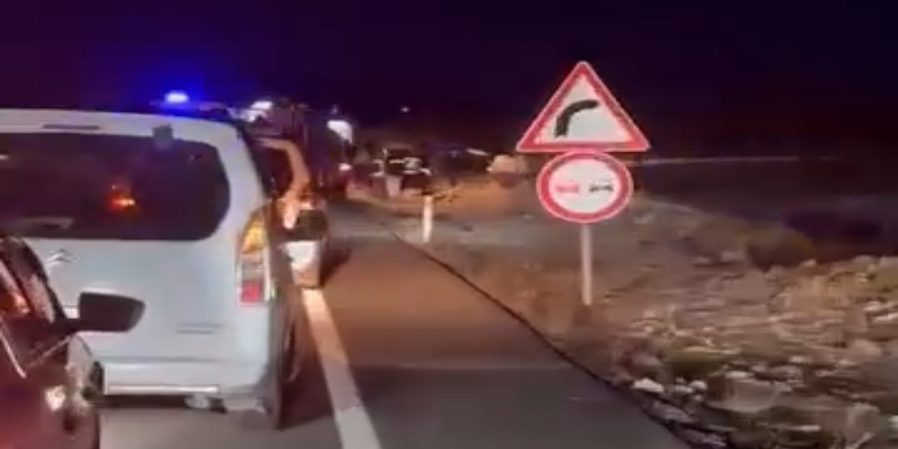 Mardin’de iki araç kafa kafaya çarpıştı: 3 ölü, 2 yaralı