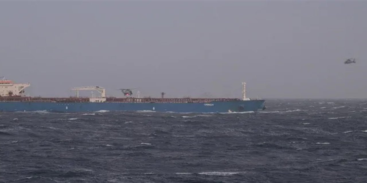 Fransa donanması Rusya'dan gelen bir tankeri durdurdu