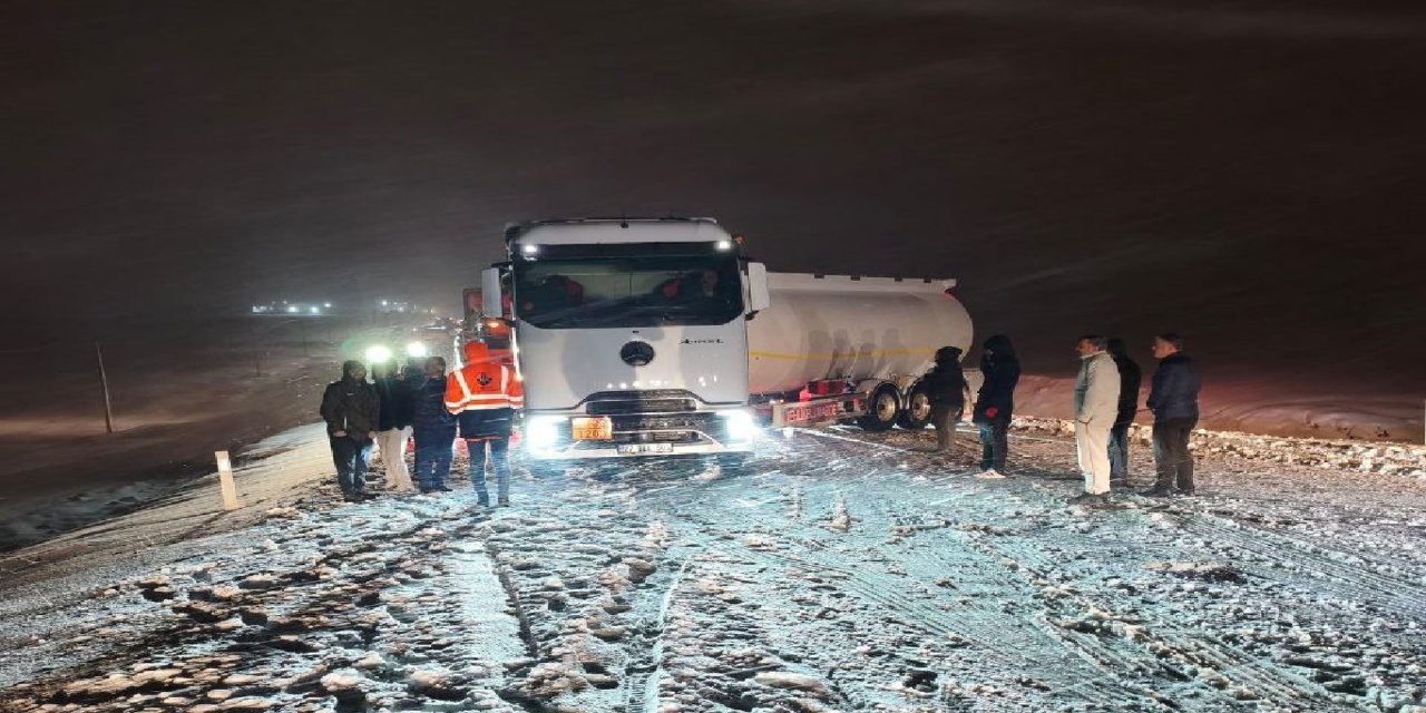 Gaziantep’te ağır vasıta geçişine kar engeli