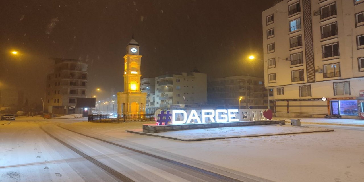 Mardin'de kar yağışı etkisini sürdürüyor