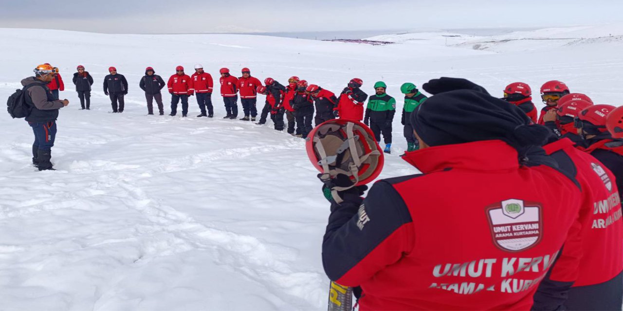 Umut Kervanı Arama Kurtarma Ekibi çığ tatbikatına katıldı