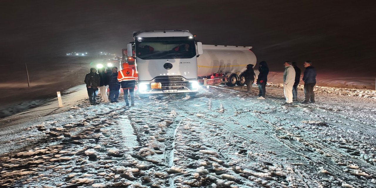 Gaziantep Valisi Çeber’den kar ve tipi nedeniyle yol durumu açıklaması