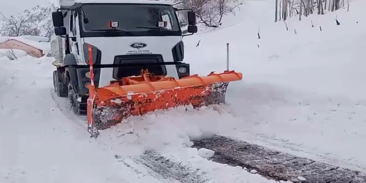 Şırnak'ta Çığ riski nedeniyle kapalı köy yolları için çalışma başlatıldı