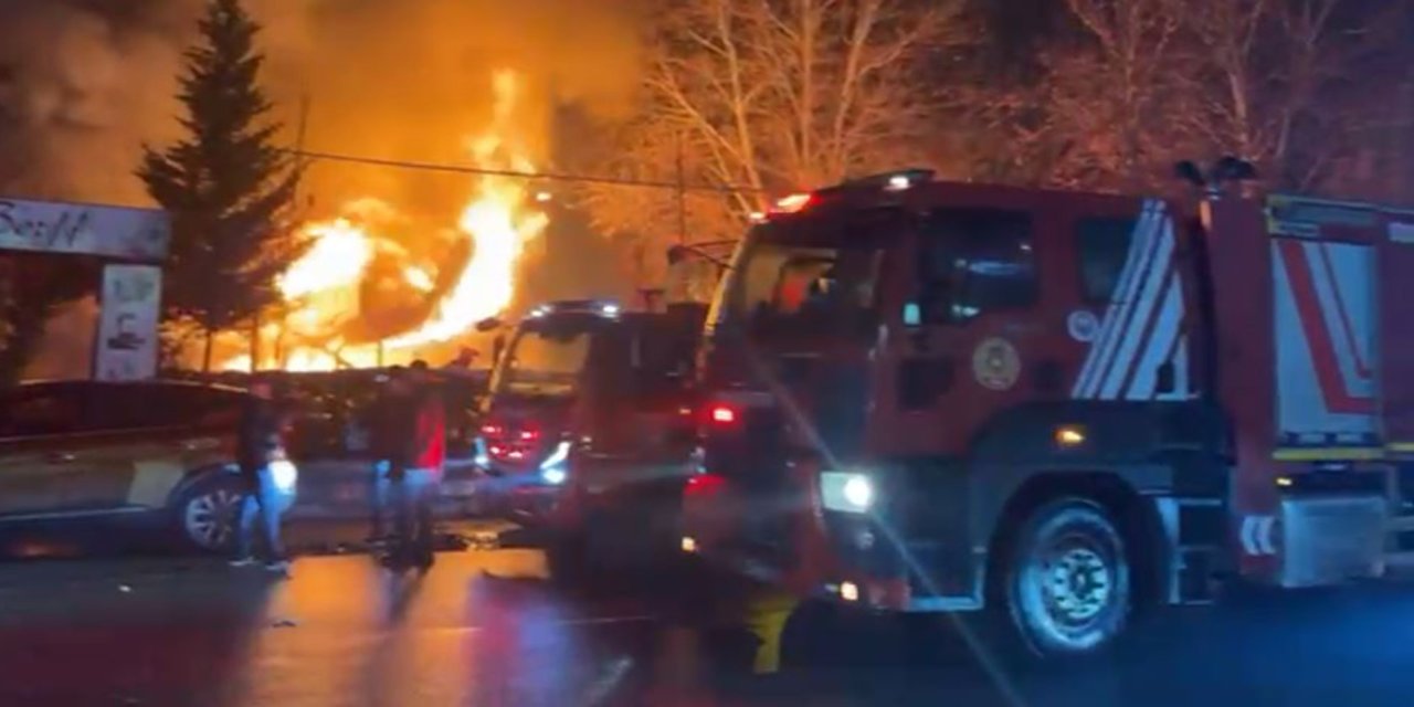 Diyarbakır'da parkta kafe yangını