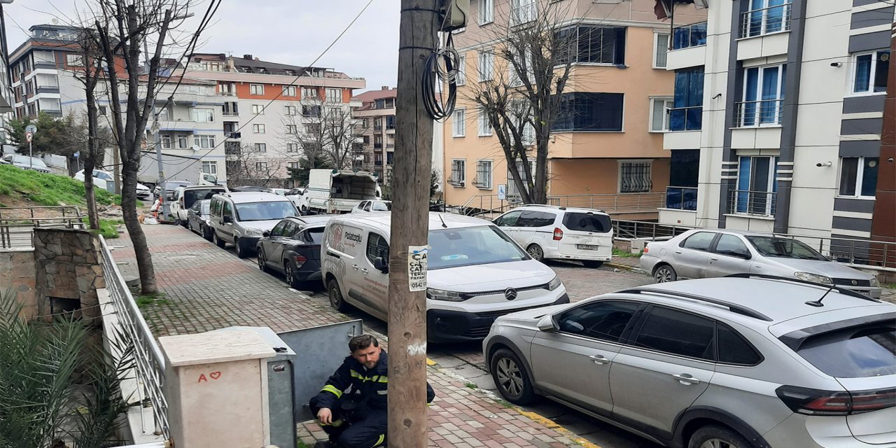 Beylikdüzü'nde yaşanan elektrik kesintisi mahalleliyi mağdur ediyor