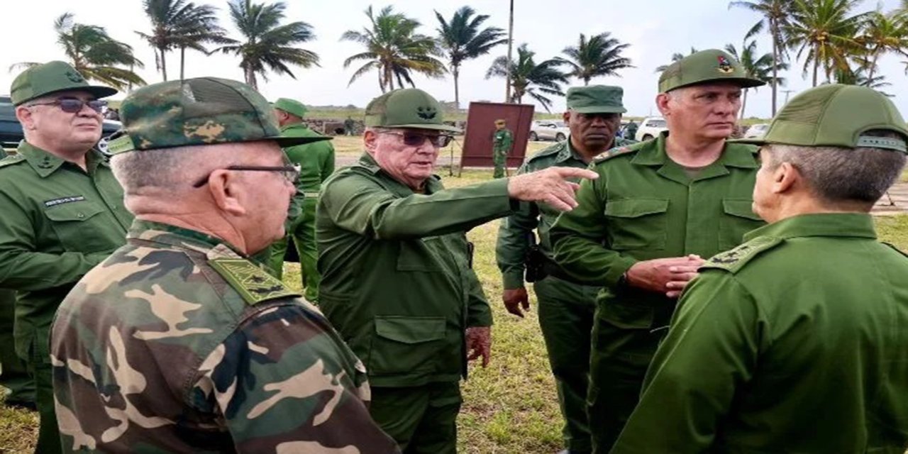 Küba'da askeri tatbikat hareketliliği!