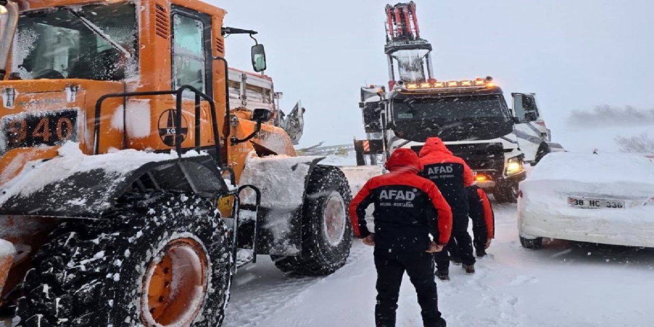 İçişleri Bakanlığı: Karla mücadele çalışmaları aralıksız sürüyor