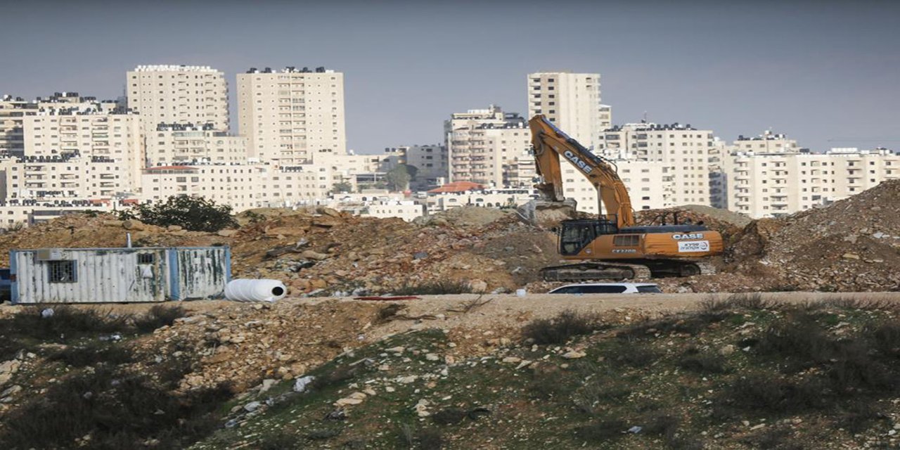 Siyonist rejim, Kalendiya ve Kafr Akab'a saldırdı