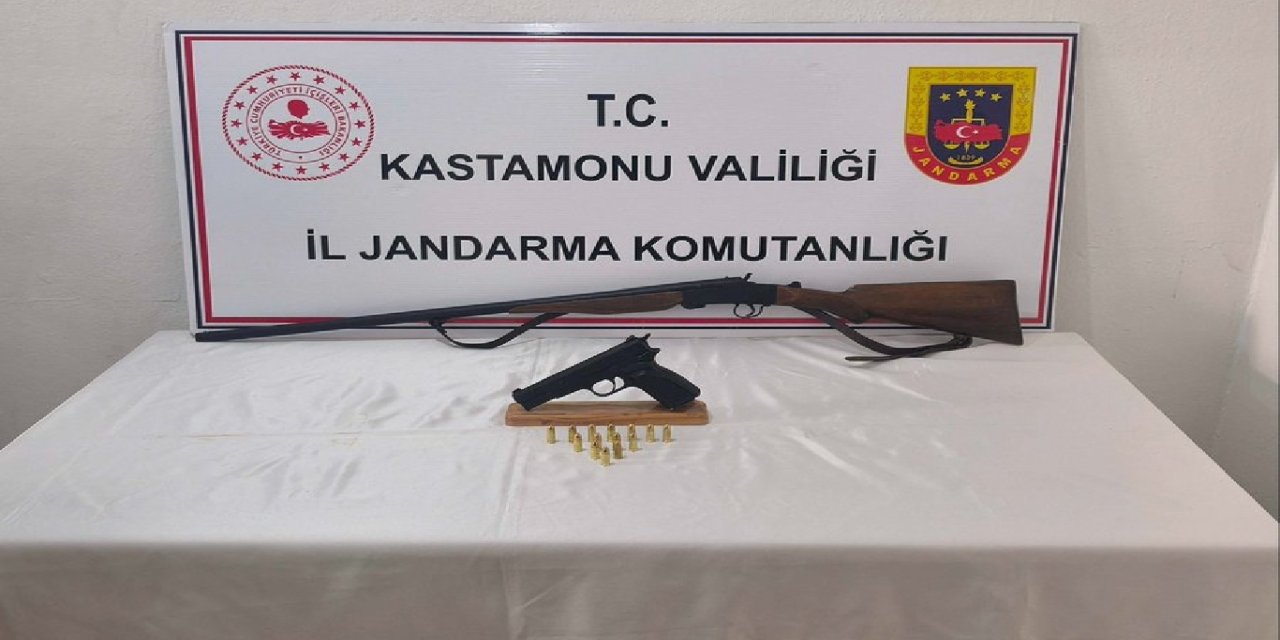Kastamonu’da ruhsatsız silah ele geçirildi: 2 gözaltı