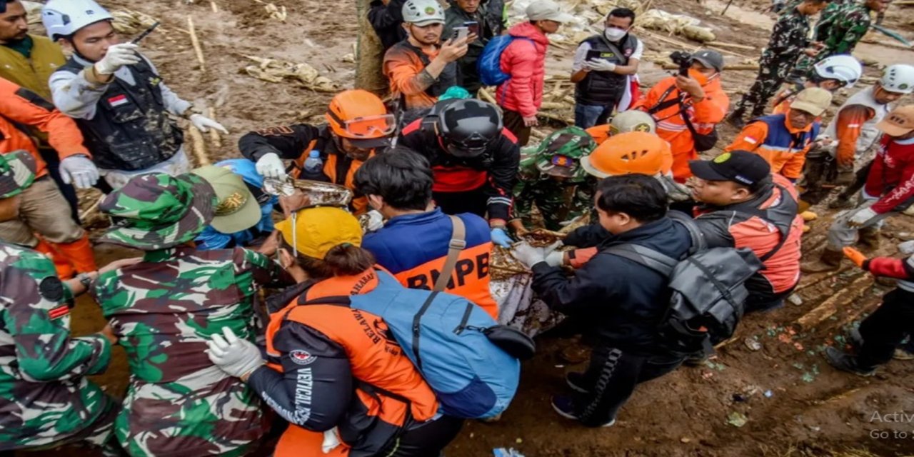 Endonezya'daki heyelanda ölü sayısı 53'e yükseldi