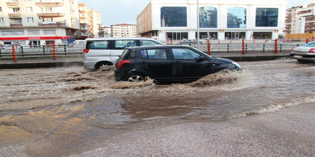 Meteoroloji uyardı: Ülke genelinde kuvvetli yağış, fırtına ve çığ riski