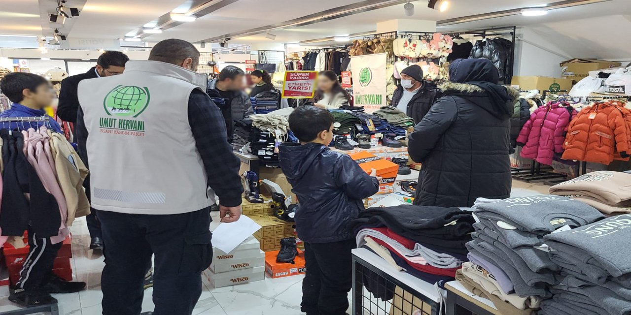 Van’da çocuklara kışlık giyim yardımı
