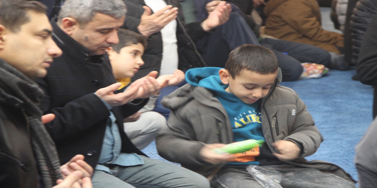 Beraat Kandili Cizre’de dualarla ihya edildi