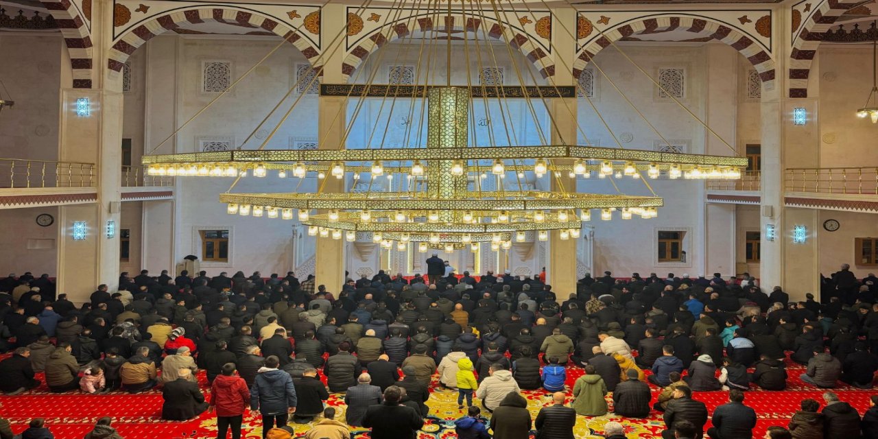 Mardin’de Ramazan ayının müjdecisi Berat Kandili idrak edildi