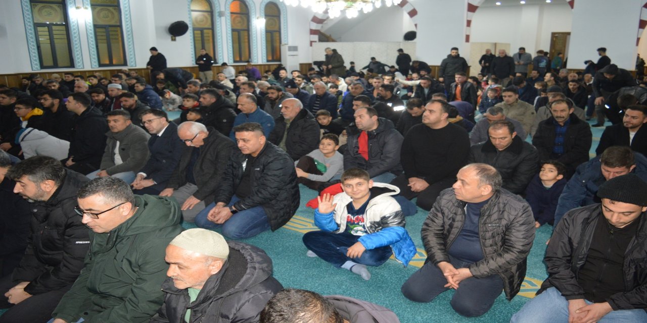 Berat Kandili Siirt’te üç dilde mevlidlerle ihya edildi