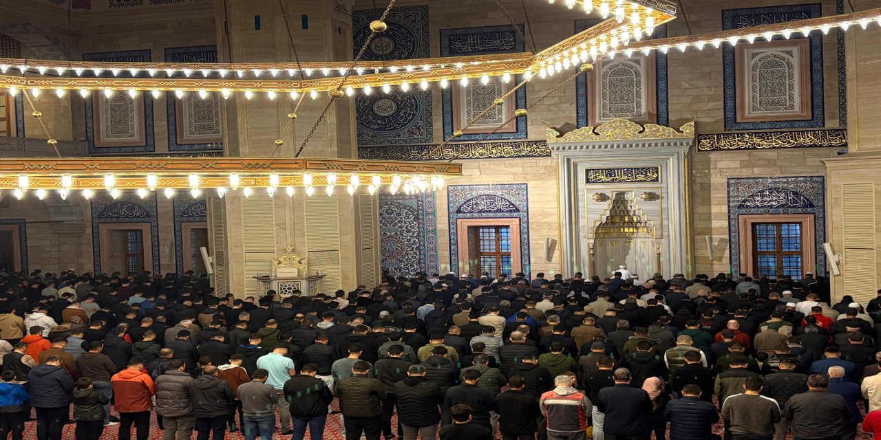 Adana’da Berat Kandili coşkuyla idrak edildi