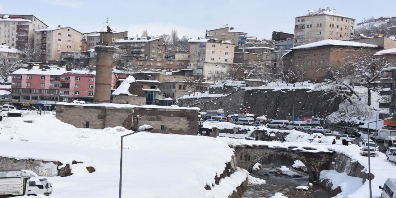 Hava sıcaklıkları iç ve batı kesimlerde artacak, doğu kesimlerde azalacak