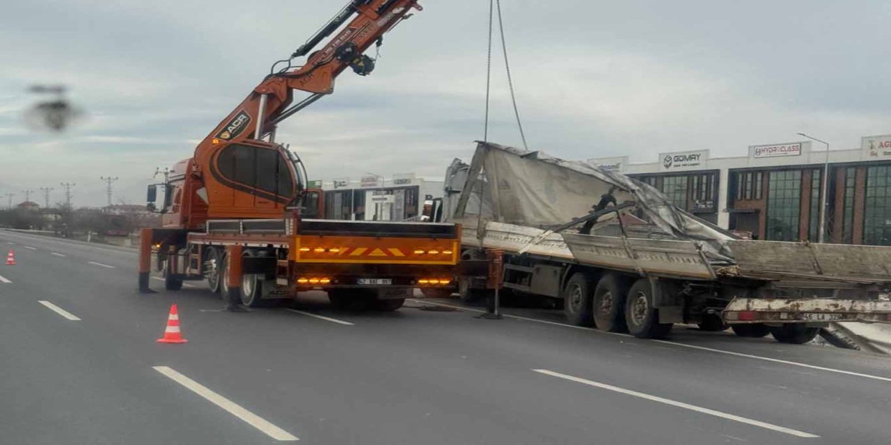 Konya Karatay’da tır kazası: 2 yaralı