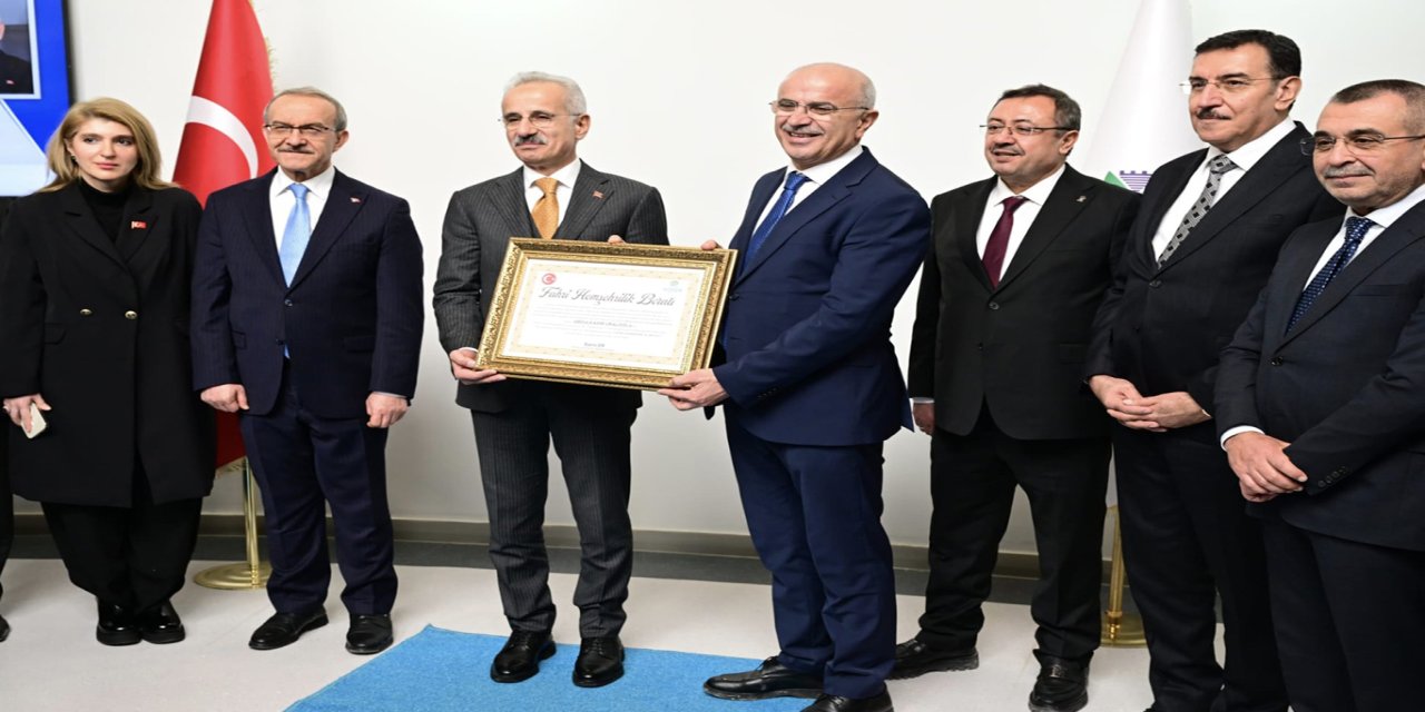 Bakan Uraloğlu’na Malatya'da fahri hemşehrilik beratı verildi